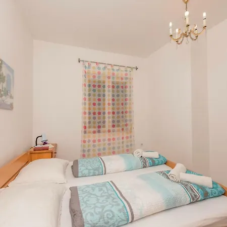 Apartman *